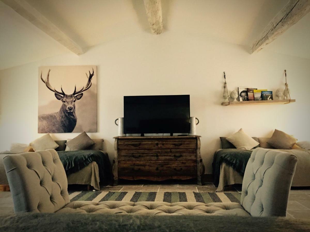 Mas Du Grand Bordes Bed & Breakfast Saint-Laurent-dʼAigouze Eksteriør bilde