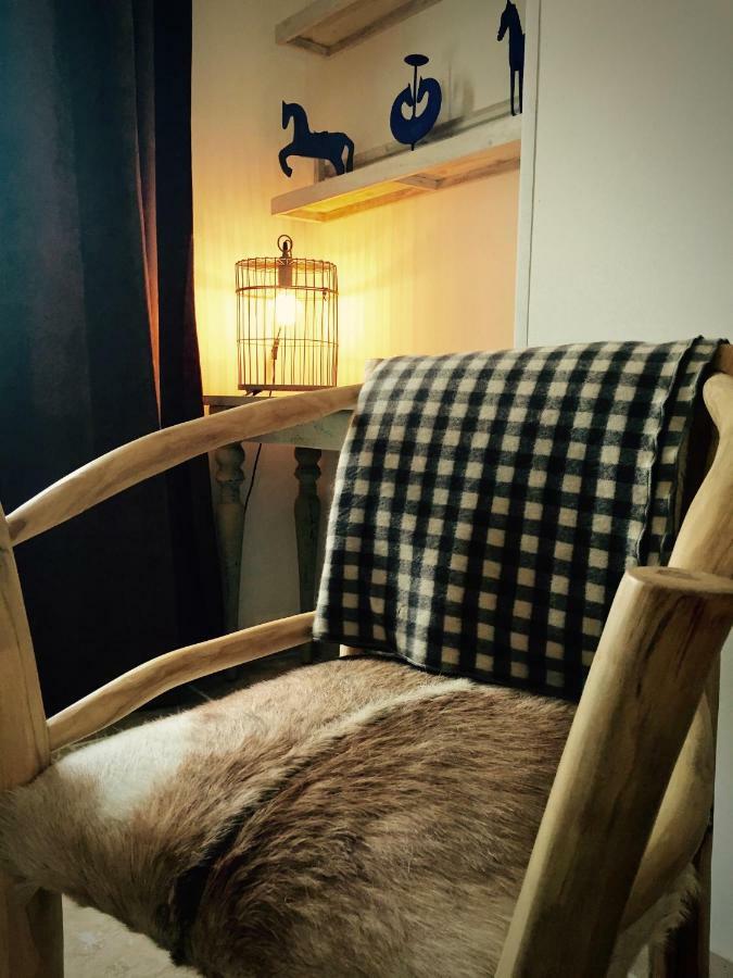 Mas Du Grand Bordes Bed & Breakfast Saint-Laurent-dʼAigouze Eksteriør bilde