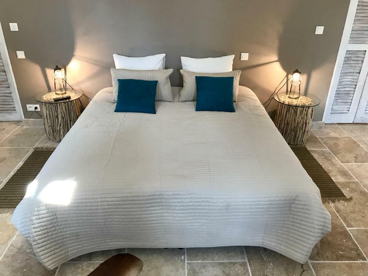 Mas Du Grand Bordes Bed & Breakfast Saint-Laurent-dʼAigouze Eksteriør bilde