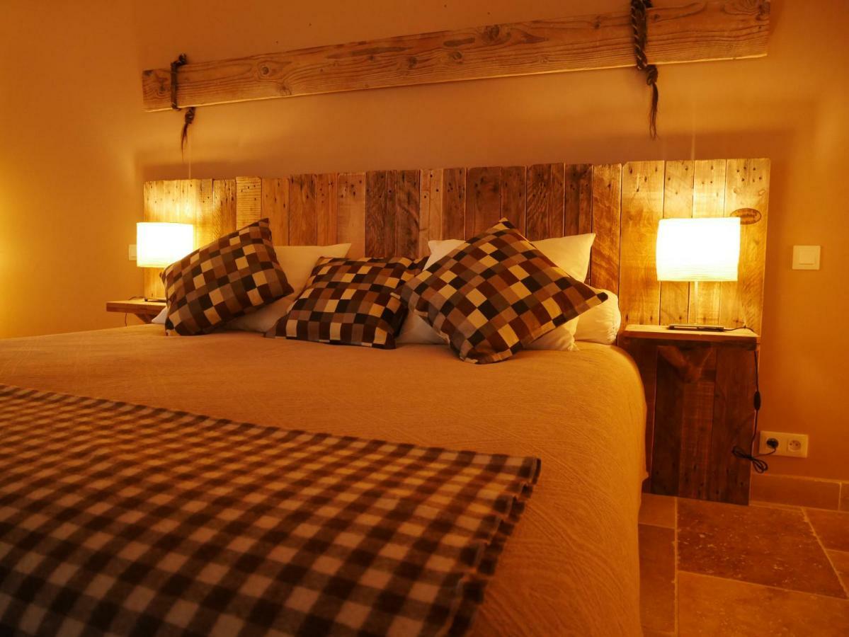 Mas Du Grand Bordes Bed & Breakfast Saint-Laurent-dʼAigouze Eksteriør bilde