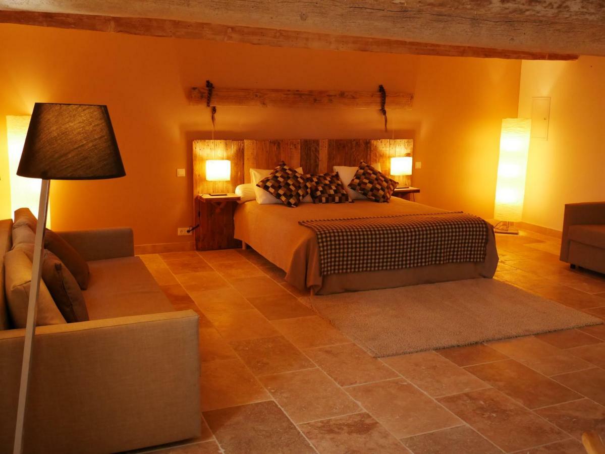 Mas Du Grand Bordes Bed & Breakfast Saint-Laurent-dʼAigouze Eksteriør bilde