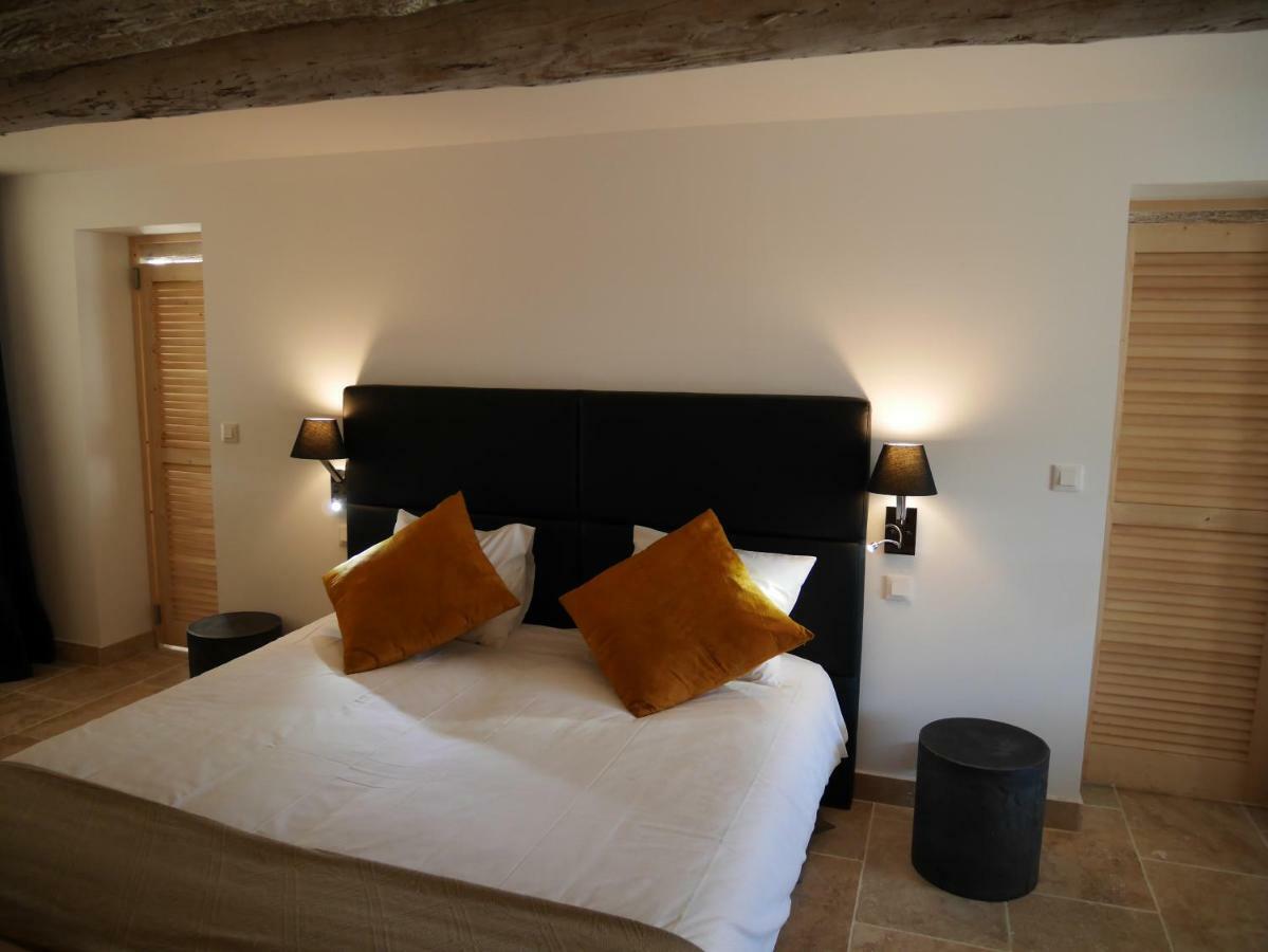 Mas Du Grand Bordes Bed & Breakfast Saint-Laurent-dʼAigouze Eksteriør bilde