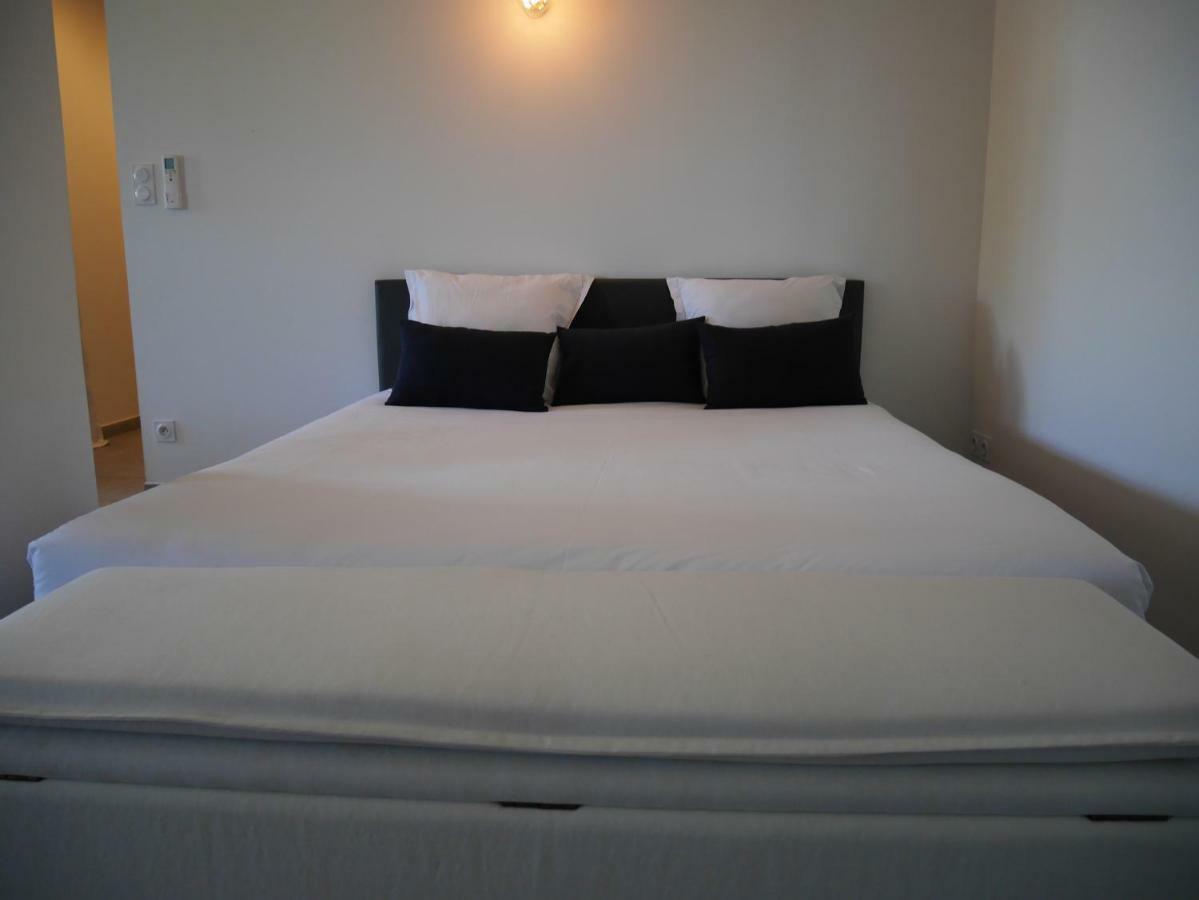 Mas Du Grand Bordes Bed & Breakfast Saint-Laurent-dʼAigouze Eksteriør bilde